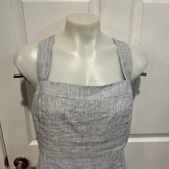 Quince 100% European linen blue pinstripe fitted tank large NWT - Picture 4 of 12